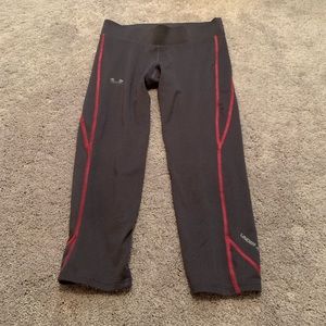 Under Armour compression heat gear workout pant